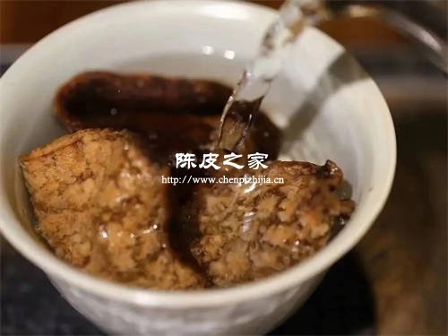 陈皮鱼腥草能一起泡水喝吗